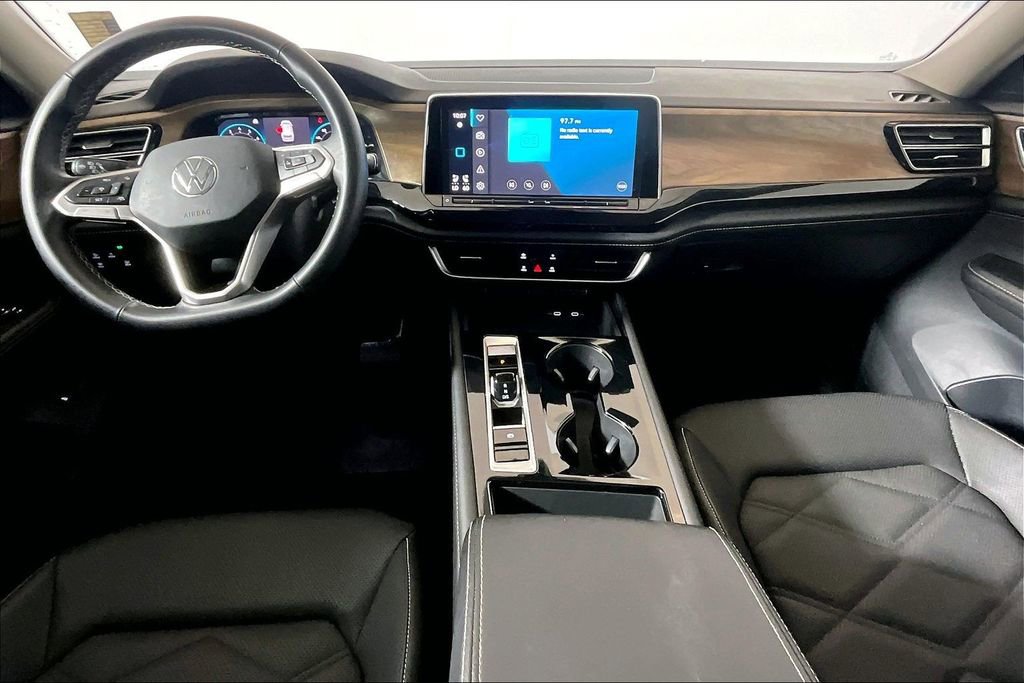 Used 2025 Volkswagen Atlas SE image 11