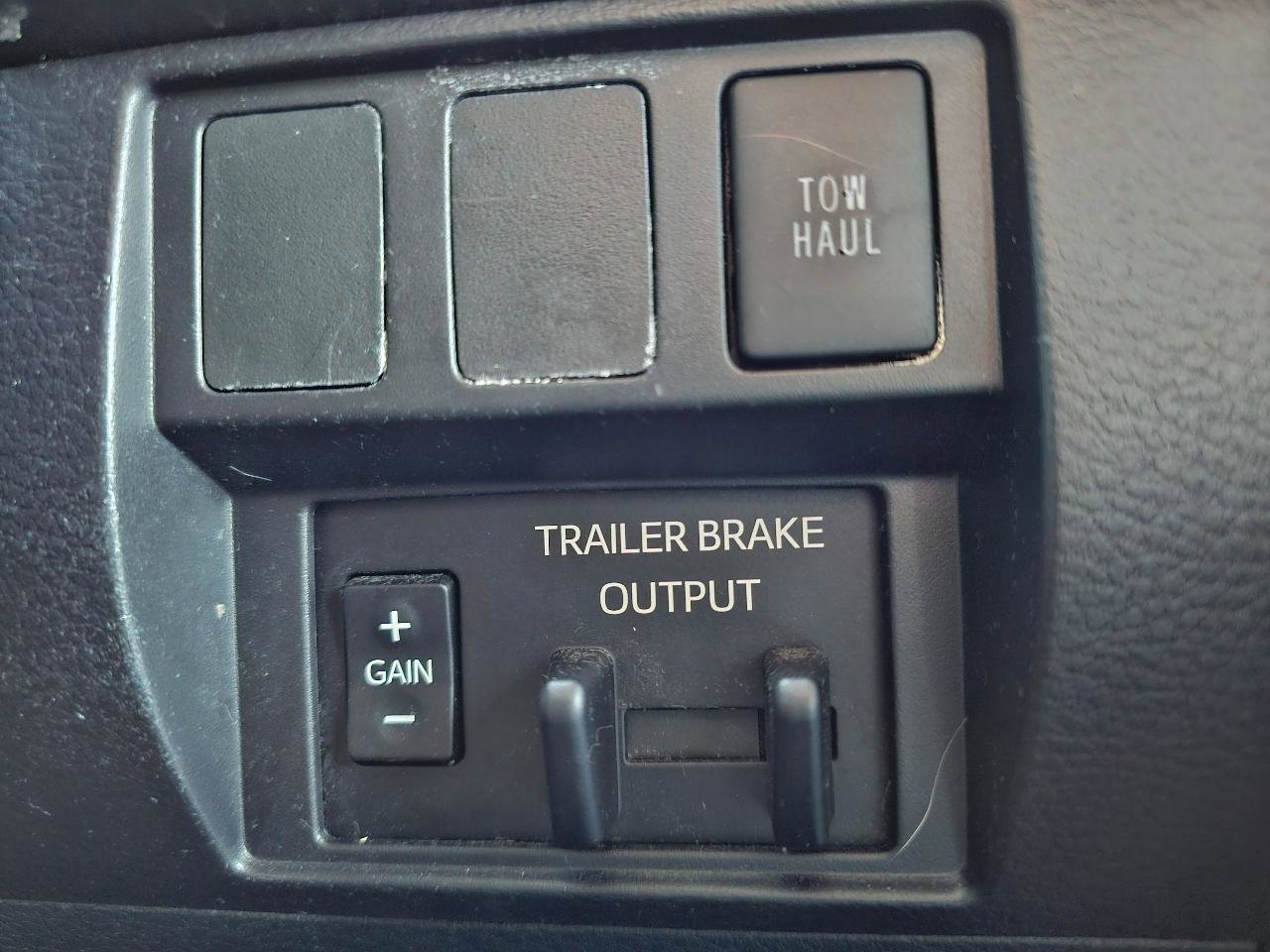 Used 2020 Toyota Tundra SR5 w/ SR5 Convenience Package image 48