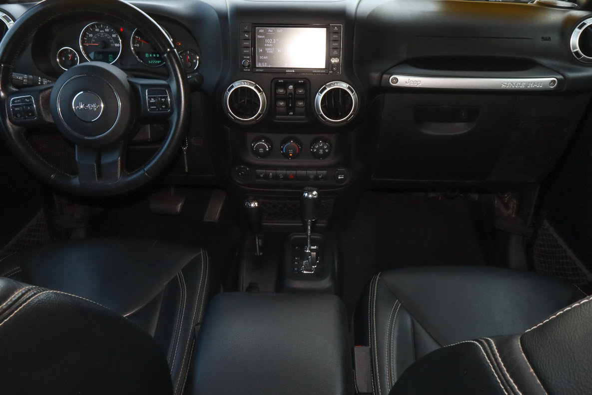 Used 2018 Jeep Wrangler Unlimited Rubicon w/ Connectivity Group AWD/4WD image 10