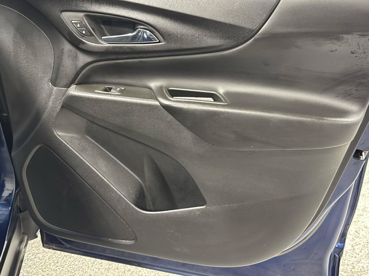 Used 2022 Chevrolet Equinox LT FWD image 21