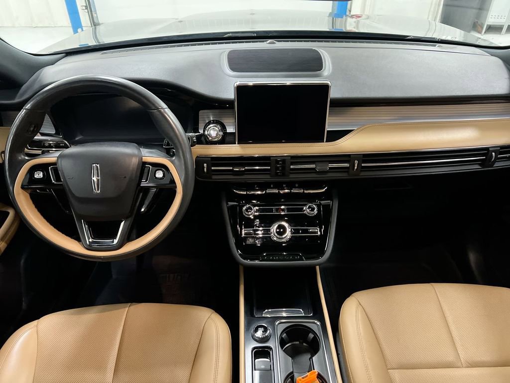 Used 2022 Lincoln Corsair Reserve w/ Equipment Group 201A image 10