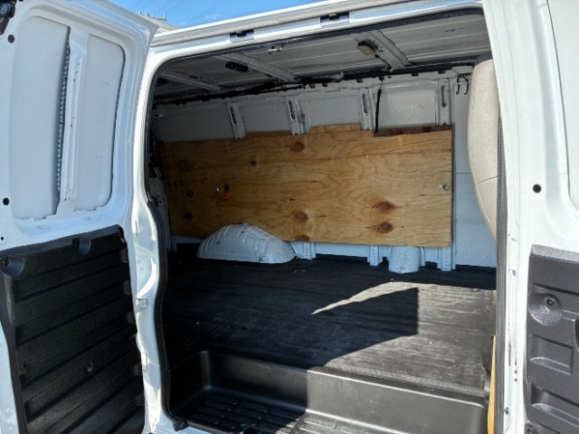 Used 2021 Chevrolet Express 3500 w/ Driver Convenience Package RWD image 13