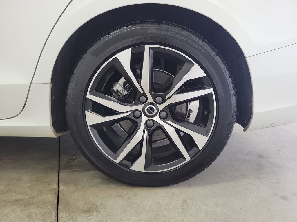 Used 2025 Volvo S60 B5 Core AWD/4WD image 11