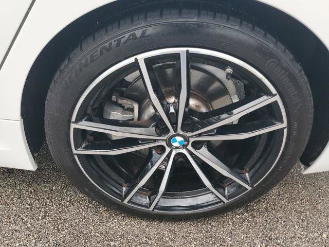 Used 2023 BMW 330i Sedan w/ M Sport Package RWD image 9