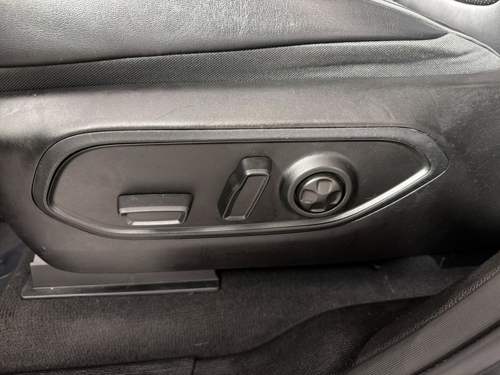 Used 2023 Jeep Grand Cherokee L Overland image 14