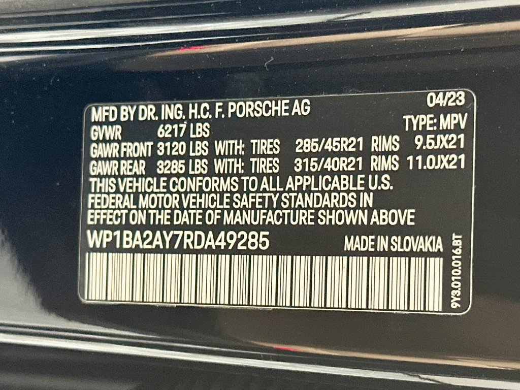 Certified 2024 Porsche Cayenne Coupe AWD/4WD image 34