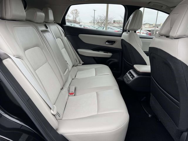 Used 2023 Nissan Ariya AWD image 12