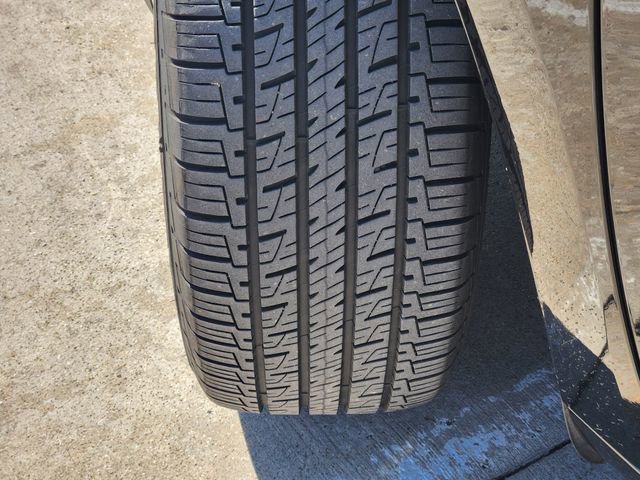 Used 2020 Buick Enclave Essence w/ Sport Touring Edition image 11