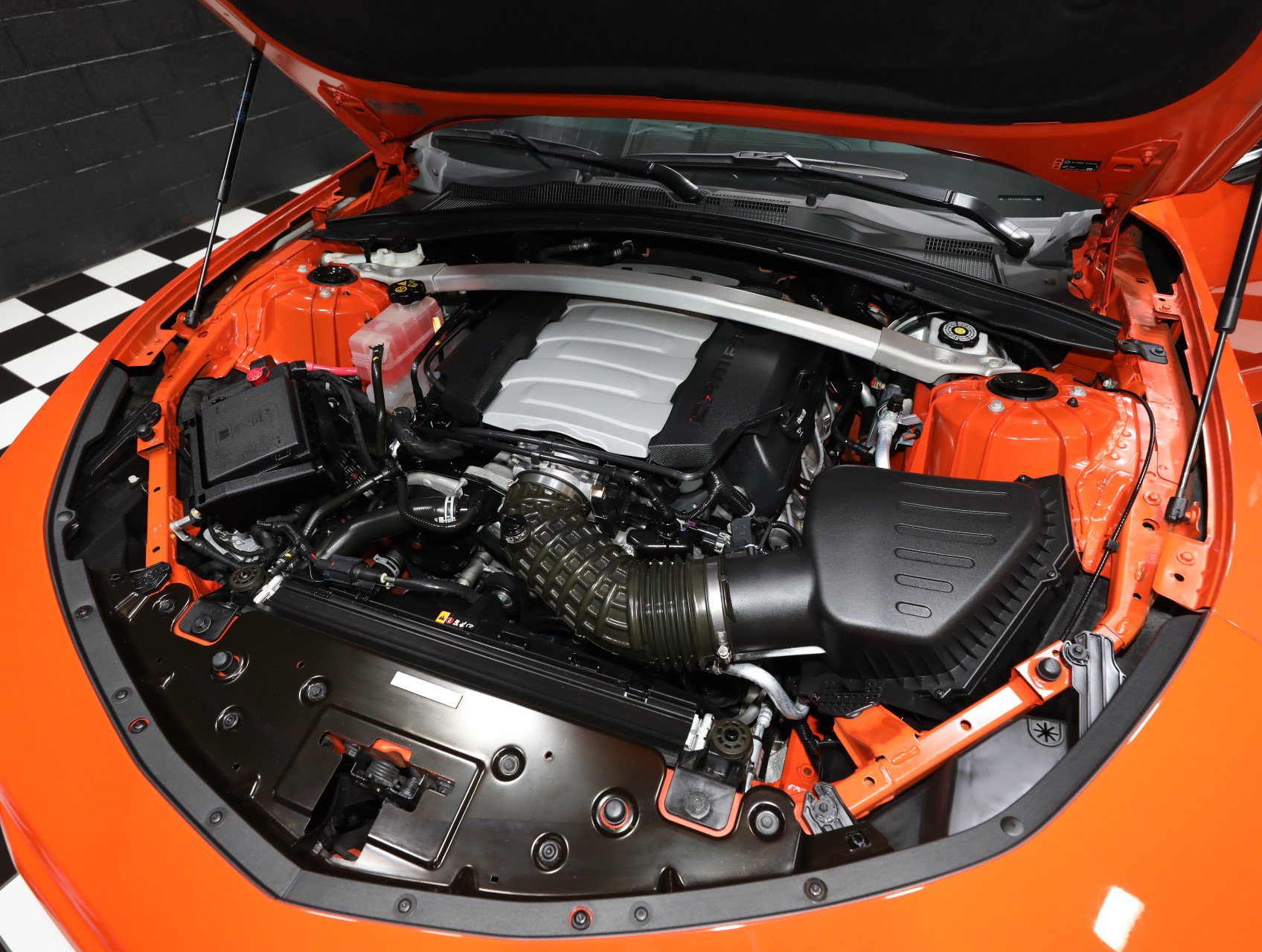 Used 2020 Chevrolet Camaro SS RWD image 2