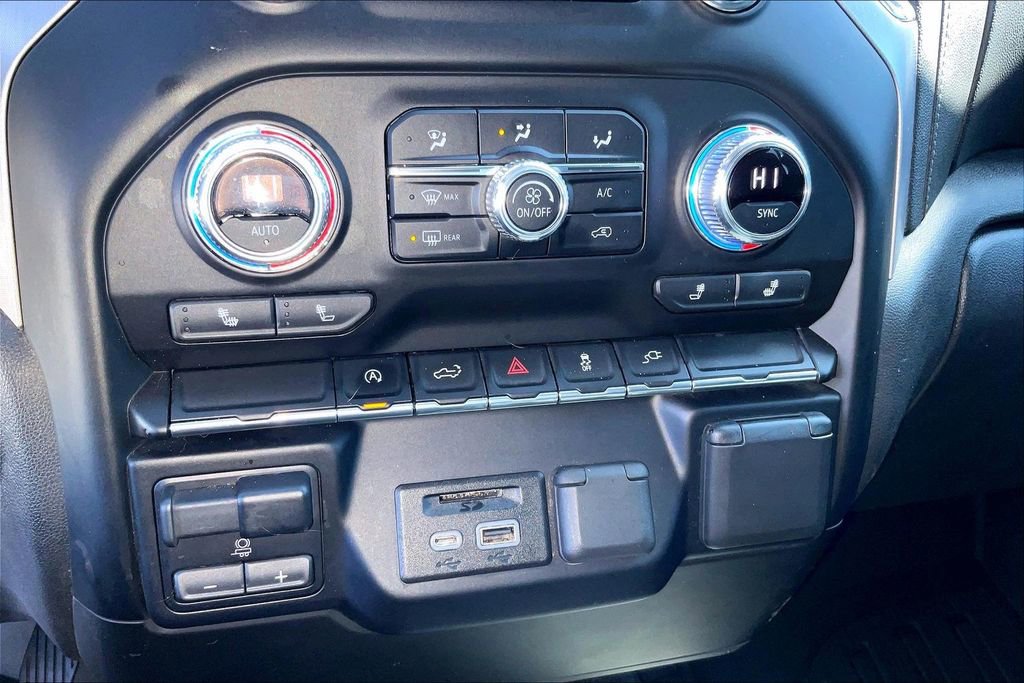 Used 2020 GMC Sierra 1500 SLE w/ SLE Value Package image 32