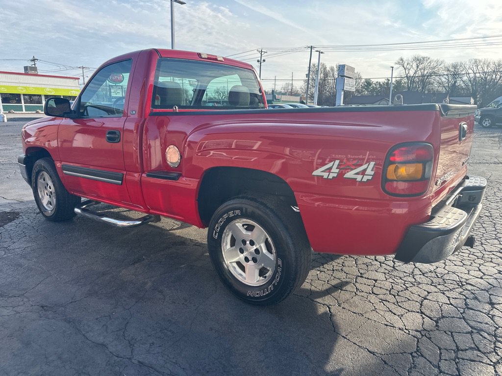 Used 2005 Chevrolet Silverado 1500 LS w/ Light Duty Power Package AWD/4WD image 3