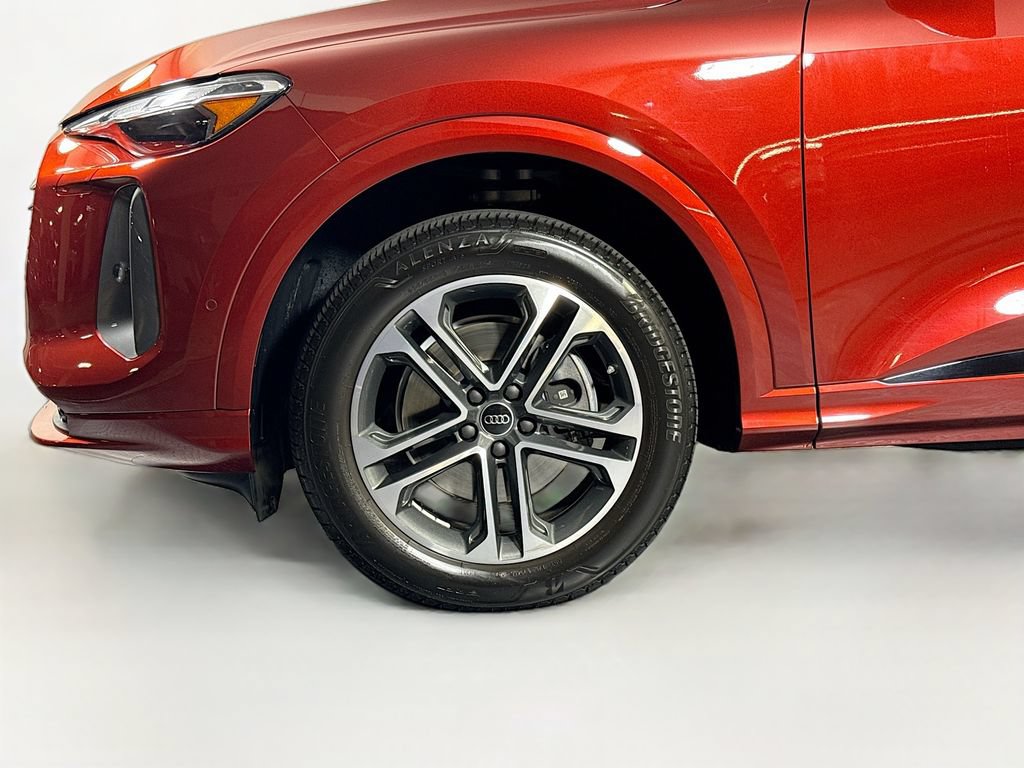 Used 2025 Audi Q5 Premium w/ Convenience Package AWD/4WD image 23