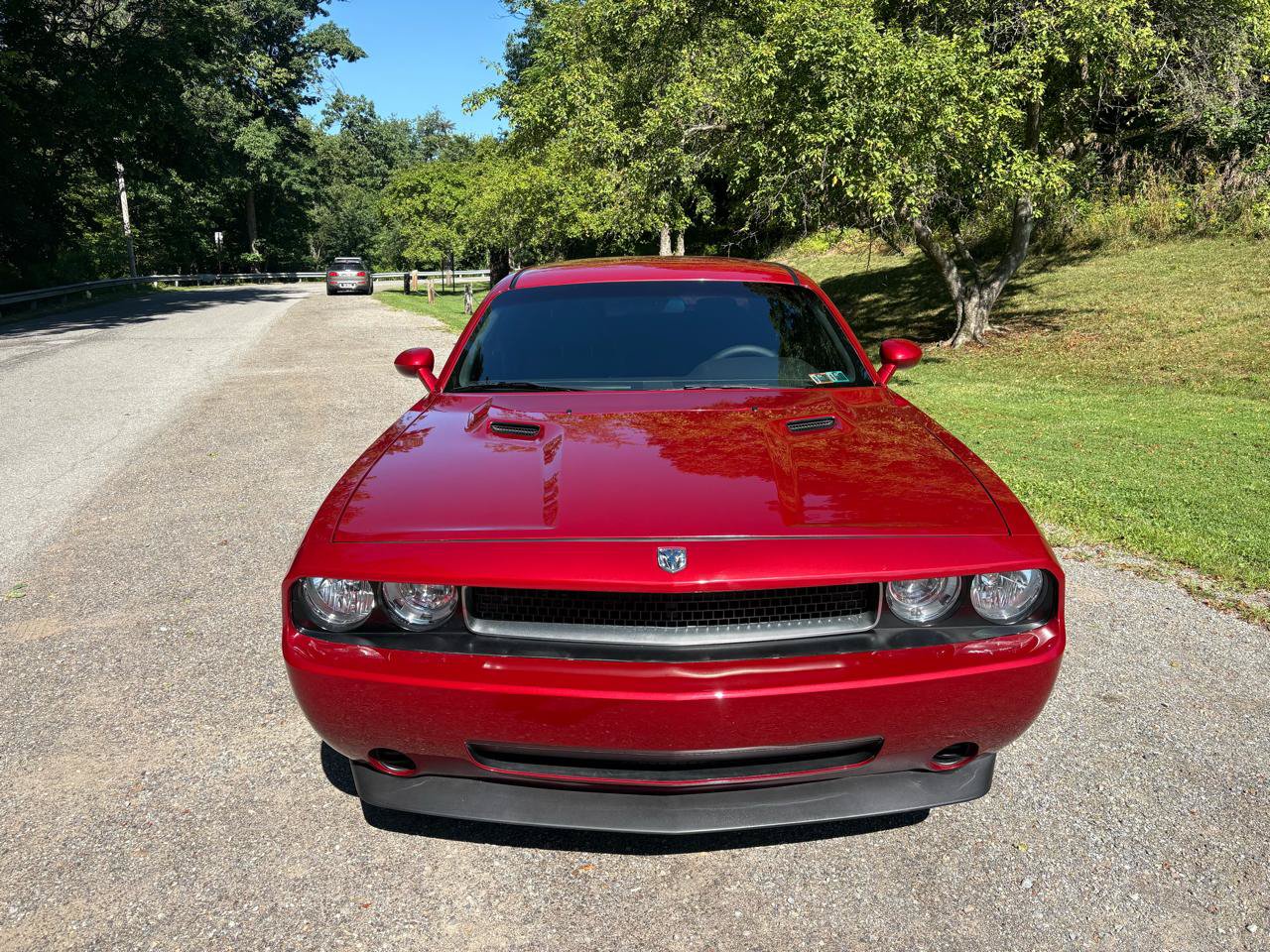Used 2010 Dodge Challenger SE RWD image 2