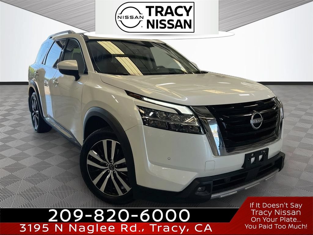 Used 2023 Nissan Pathfinder Platinum FWD image 1