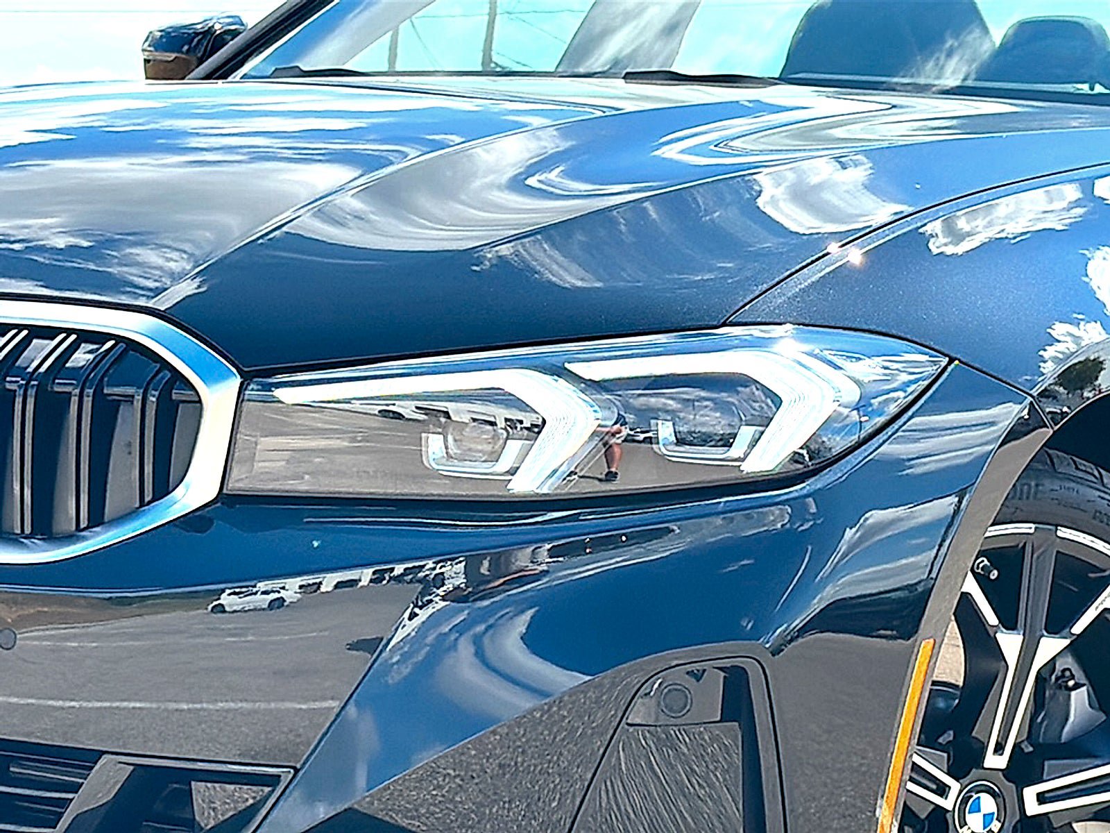 New 2026 BMW 330i Sedan w/ Premium Package RWD image 4