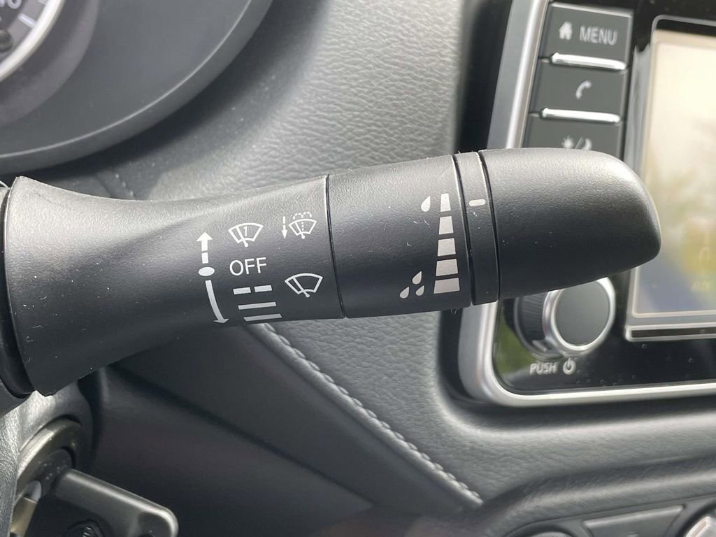 Used 2025 Nissan Versa S w/ S Plus Package image 21