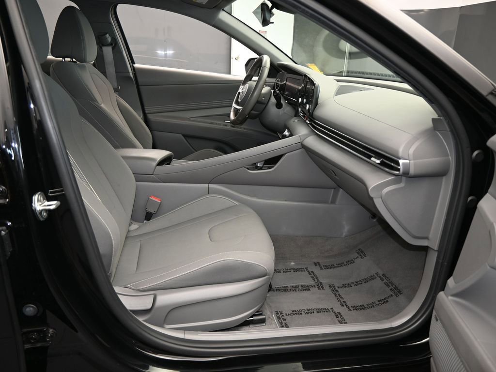 Used 2022 Hyundai Elantra SEL w/ Convenience + Premium Package image 43