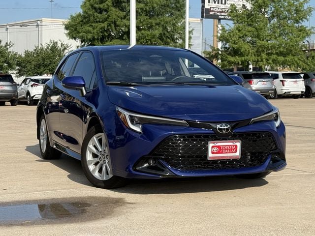 Used 2025 Toyota Corolla SE FWD image 2