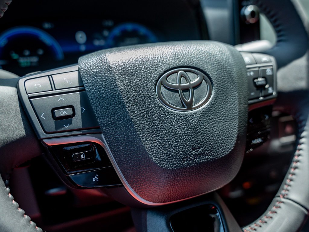 New 2026 Toyota Camry XSE FWD image 30