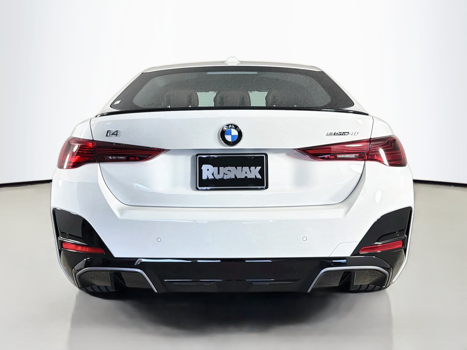 New 2026 BMW i4 eDrive40 w/ M Sport Package RWD image 6