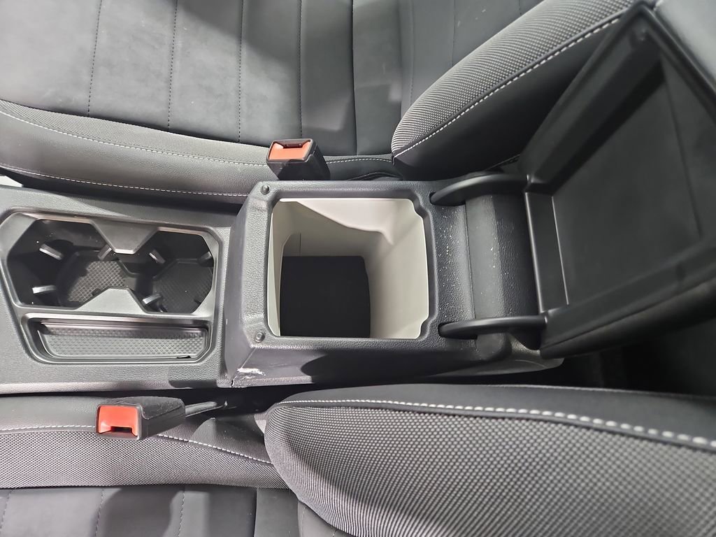 Certified 2024 Volkswagen Taos SE w/ Black Wheel Package image 27