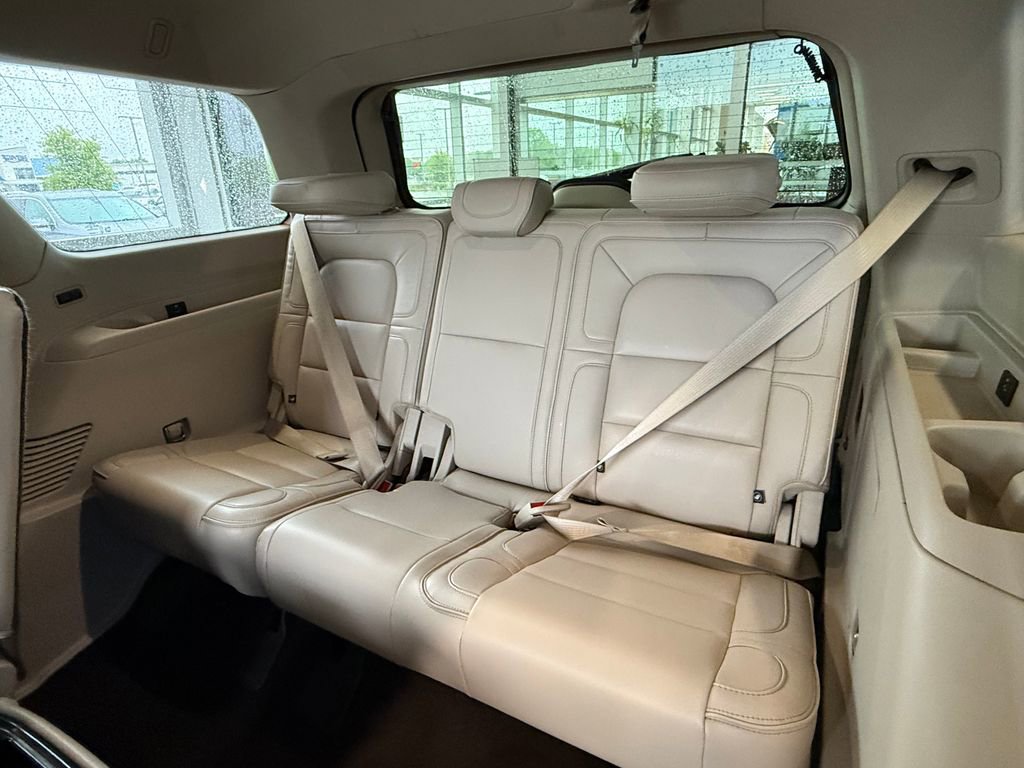 Used 2019 Lincoln Navigator Reserve AWD/4WD image 23