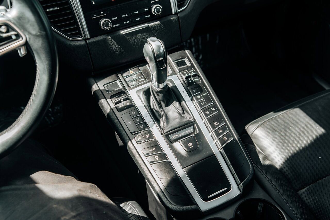 Used 2018 Porsche Macan S image 28