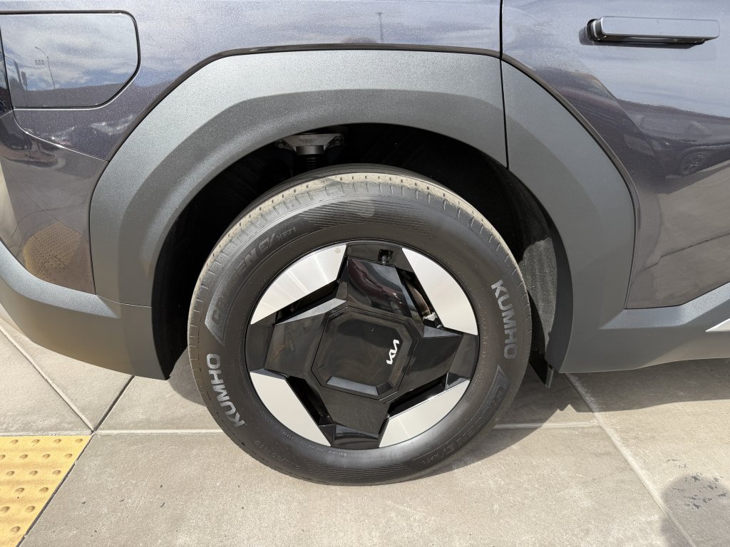 Used 2025 Kia EV9 Wind AWD/4WD image 15