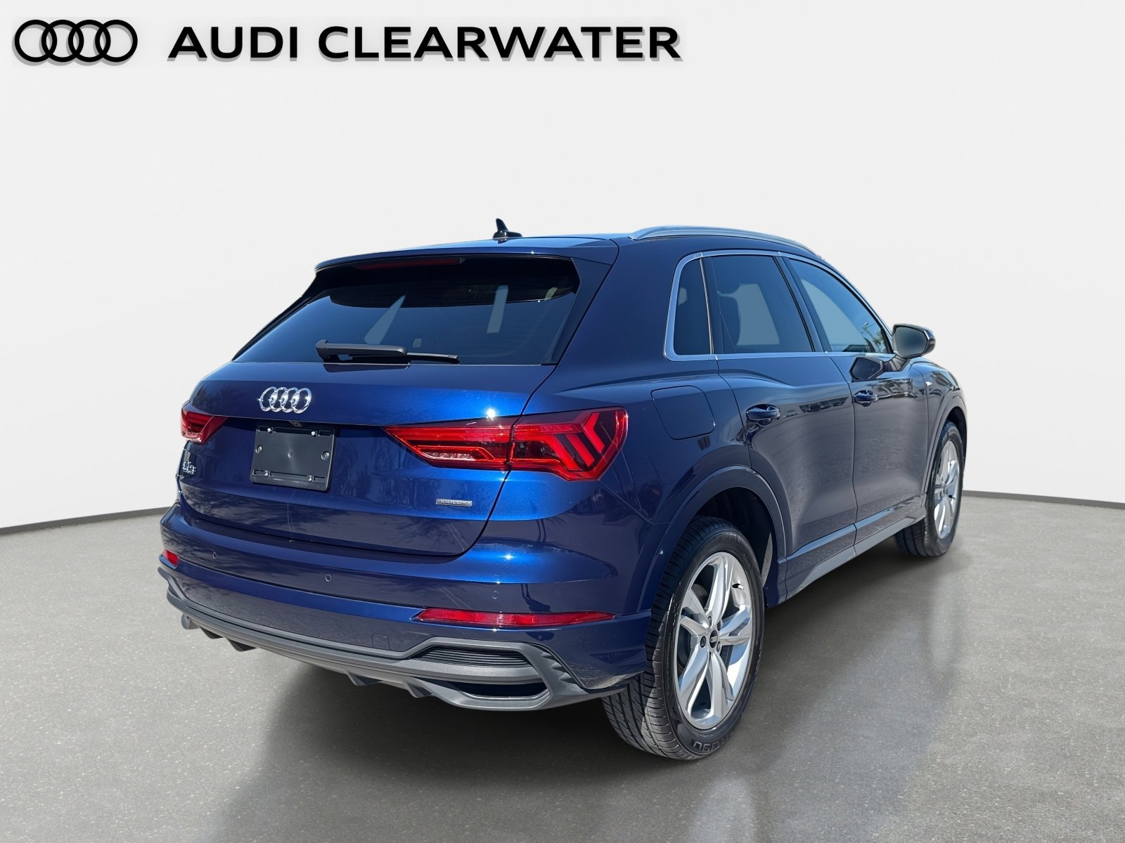 Used 2023 Audi Q3 2.0T Premium w/ Convenience Package image 6