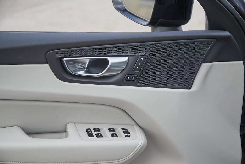 New 2025 Volvo XC60 T8 Plus w/ Protection Package Premier image 11