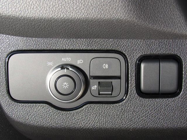 Used 2025 Mercedes-Benz Sprinter 2500 image 33