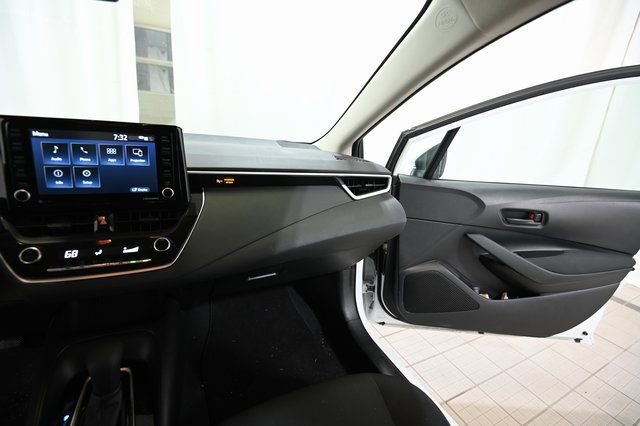 Used 2022 Toyota Corolla LE image 24