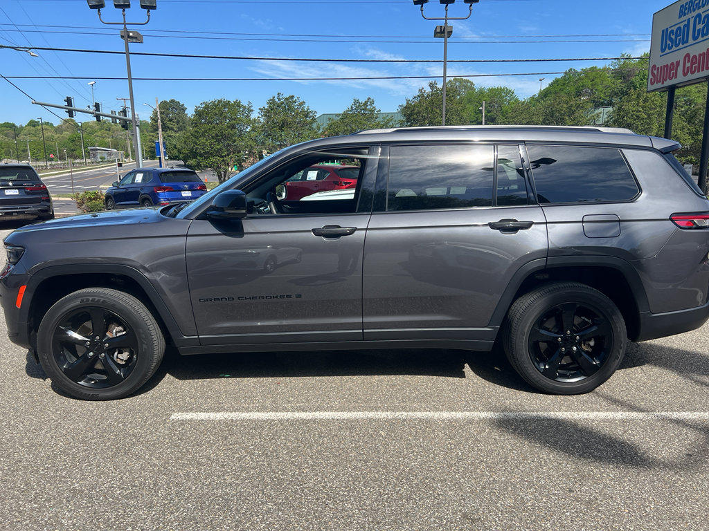 Used 2023 Jeep Grand Cherokee L Laredo image 7