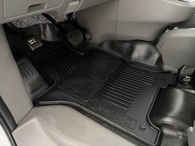 Used 2020 Nissan NV 2500 SV w/ Back Door Glass Package RWD image 20