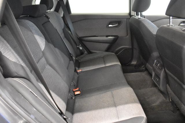 Used 2023 Nissan Rogue SV AWD/4WD image 17