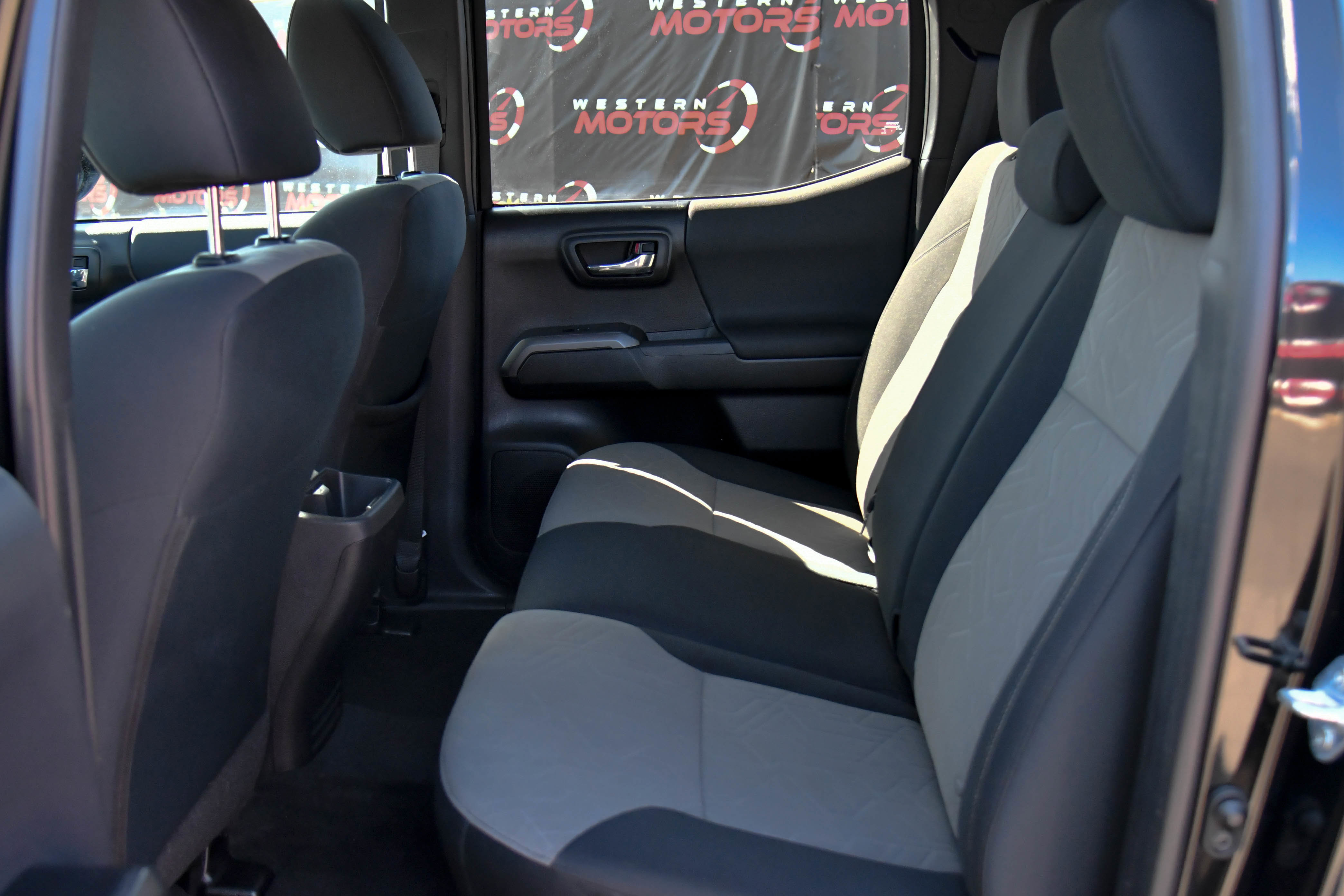 Used 2023 Toyota Tacoma TRD Off-Road w/ Technology Package AWD/4WD image 34