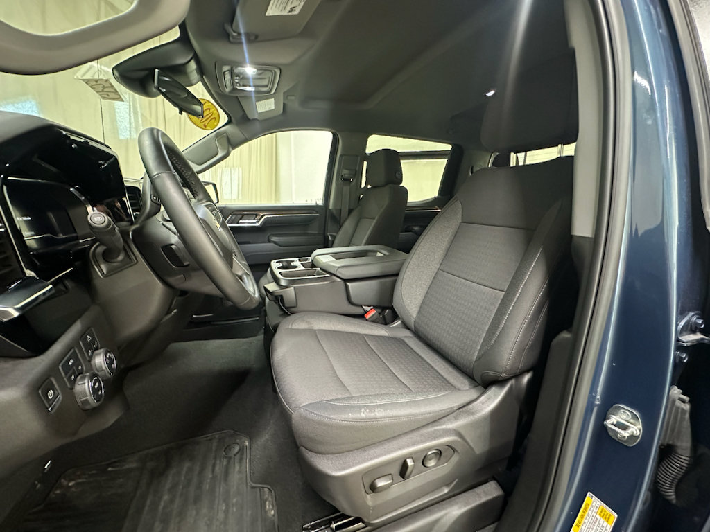 Used 2024 Chevrolet Silverado 1500 LT AWD/4WD image 24