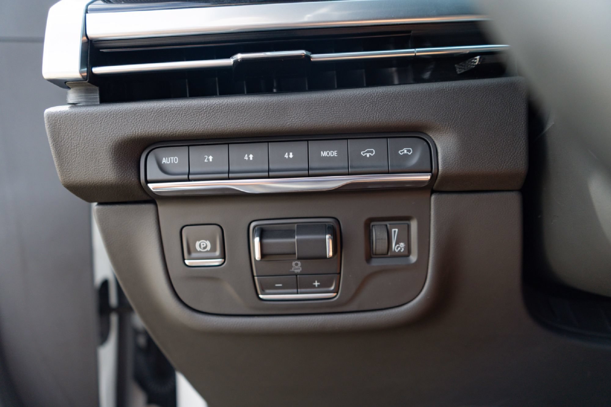 Used 2025 Cadillac Escalade Sport w/ Touring Package AWD/4WD image 20