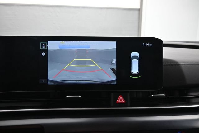 Used 2025 Kia Carnival FWD image 19