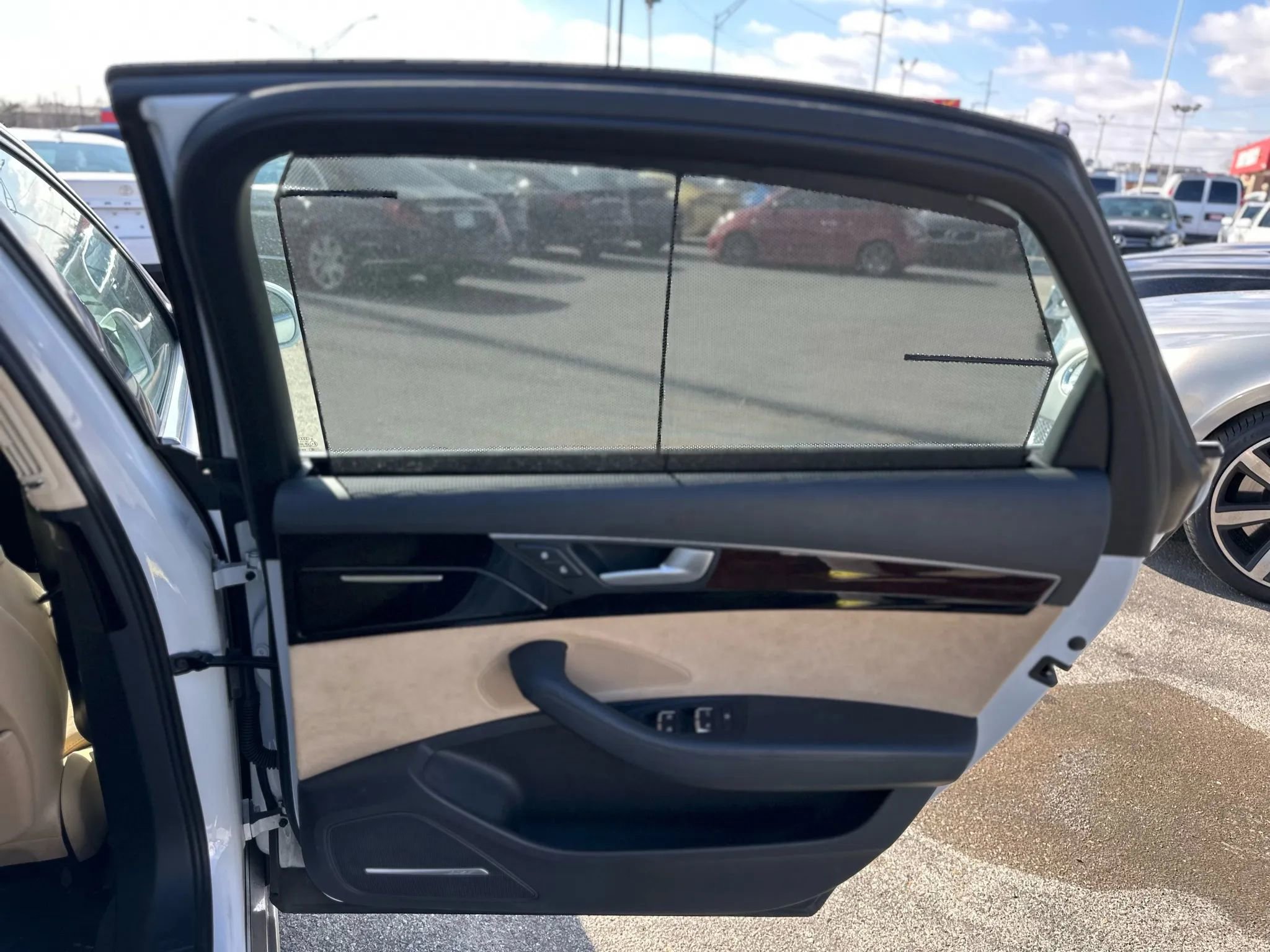 Used 2014 Audi A8 L 4.0T w/ Luxury Package image 22