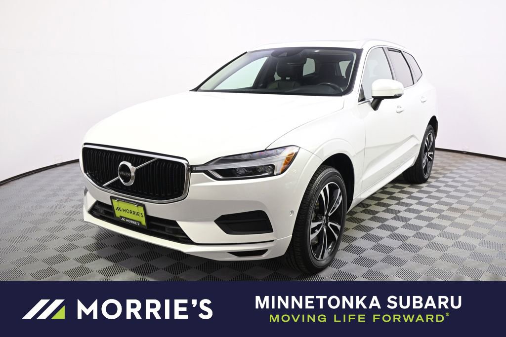 Used 2018 Volvo XC60 T6 Momentum w/ Vision Package image 1