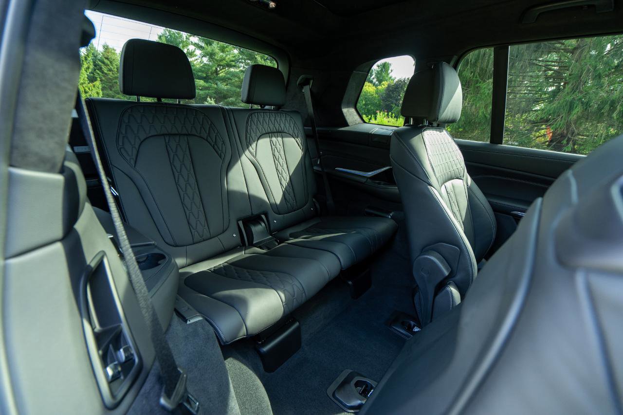 Used 2023 BMW X7 M60i image 29
