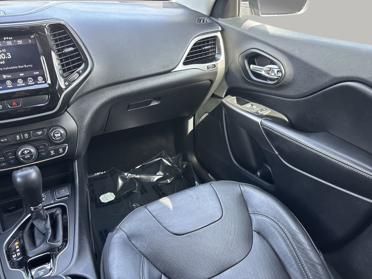 Used 2019 Jeep Cherokee Limited FWD image 15