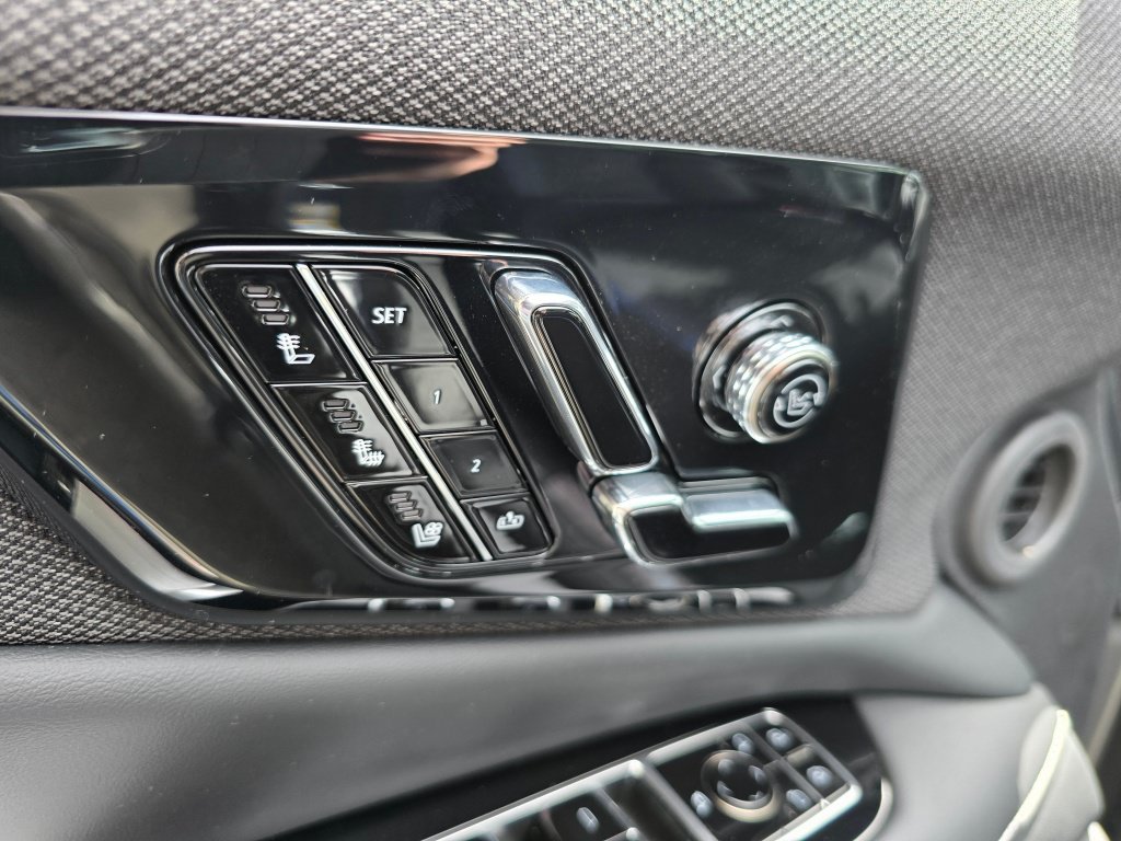New 2026 Cadillac Optiq V w/ Magnus Launch Edition AWD/4WD image 34