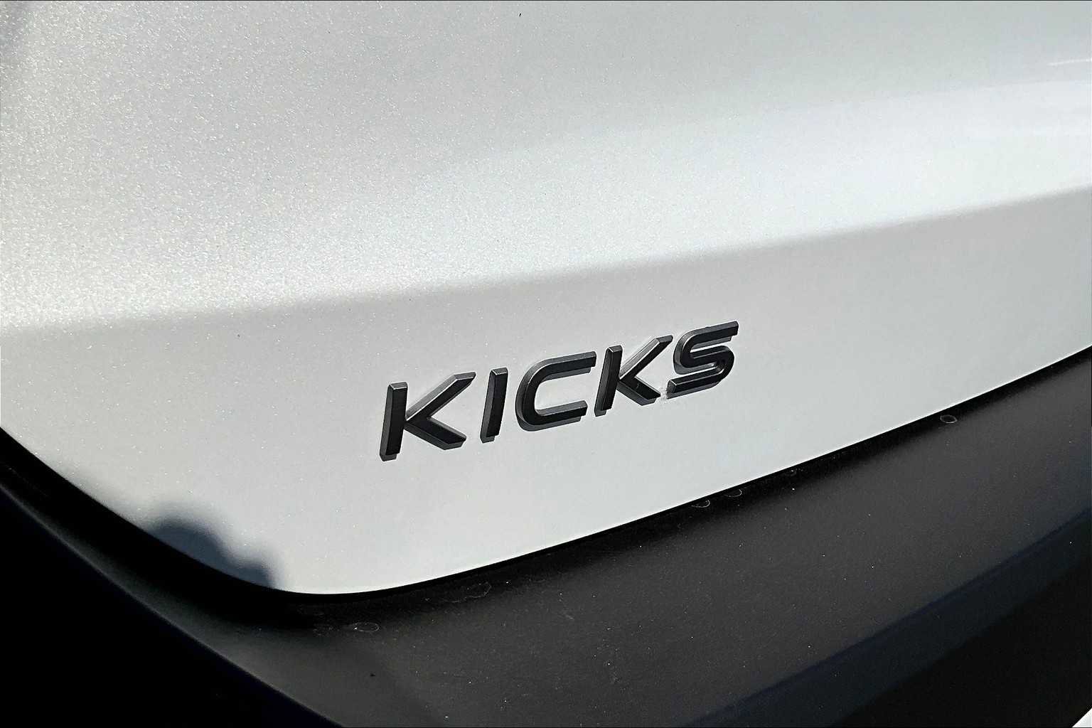New 2026 Nissan Kicks SR image 15