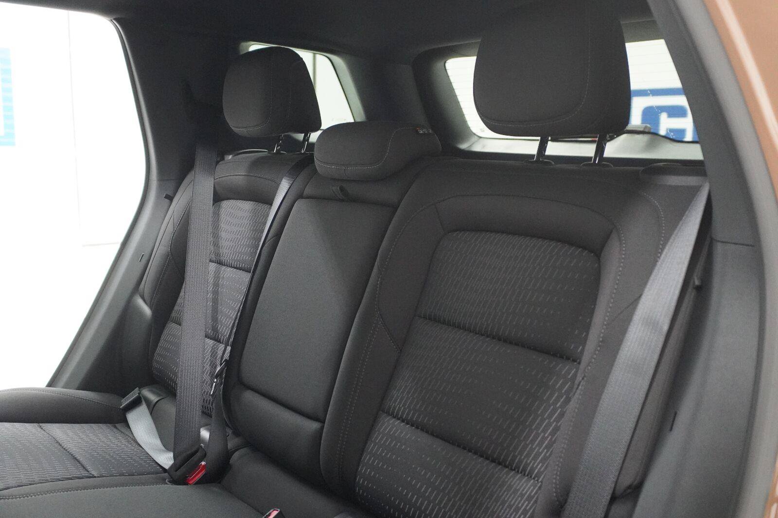 New 2027 Chevrolet Equinox LT FWD image 24