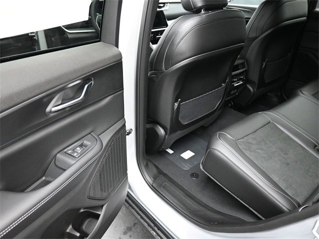 New 2025 Jeep Grand Cherokee Altitude image 14