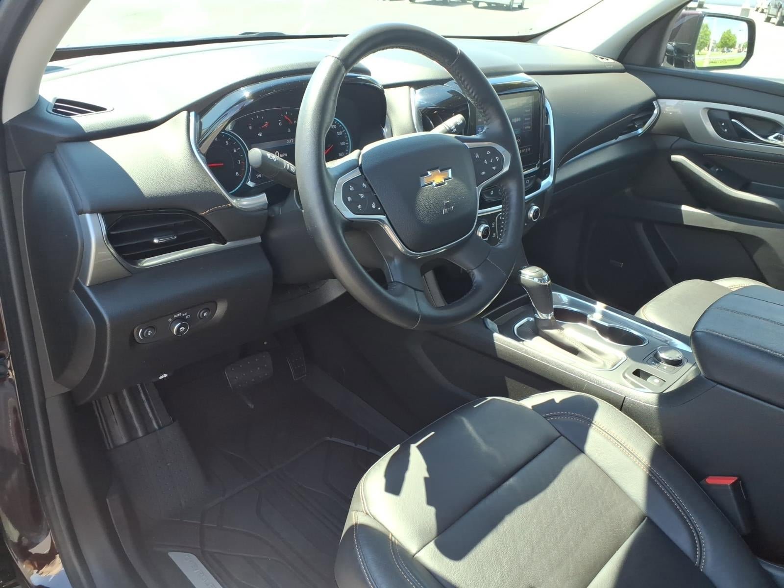 Used 2020 Chevrolet Traverse LT w/ LT Premium Package AWD/4WD image 26