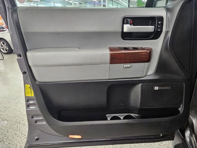 Used 2013 Toyota Sequoia Platinum image 28