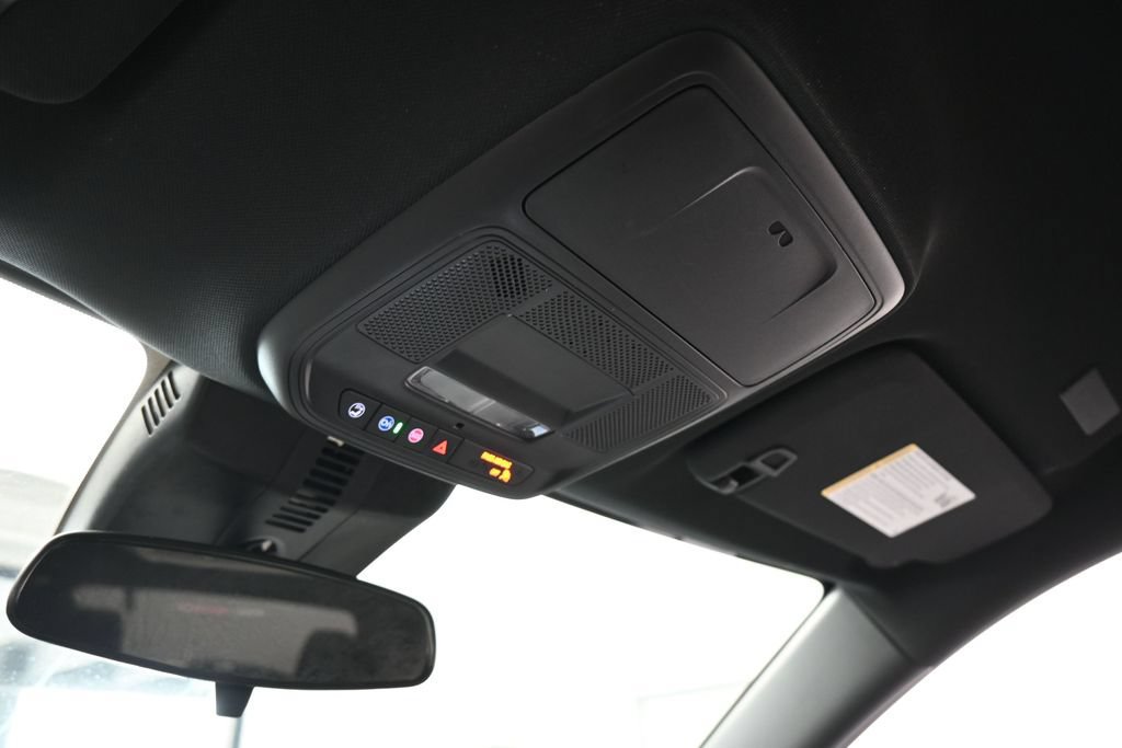 Used 2026 Chevrolet Traverse LT FWD image 22